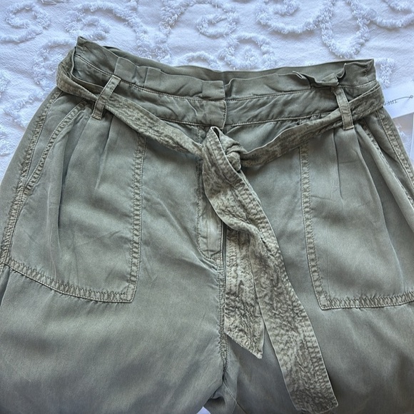 Treasure & Bond khaki green cargo style pants, women’s size 10. Never worn. - Picture 6 of 10